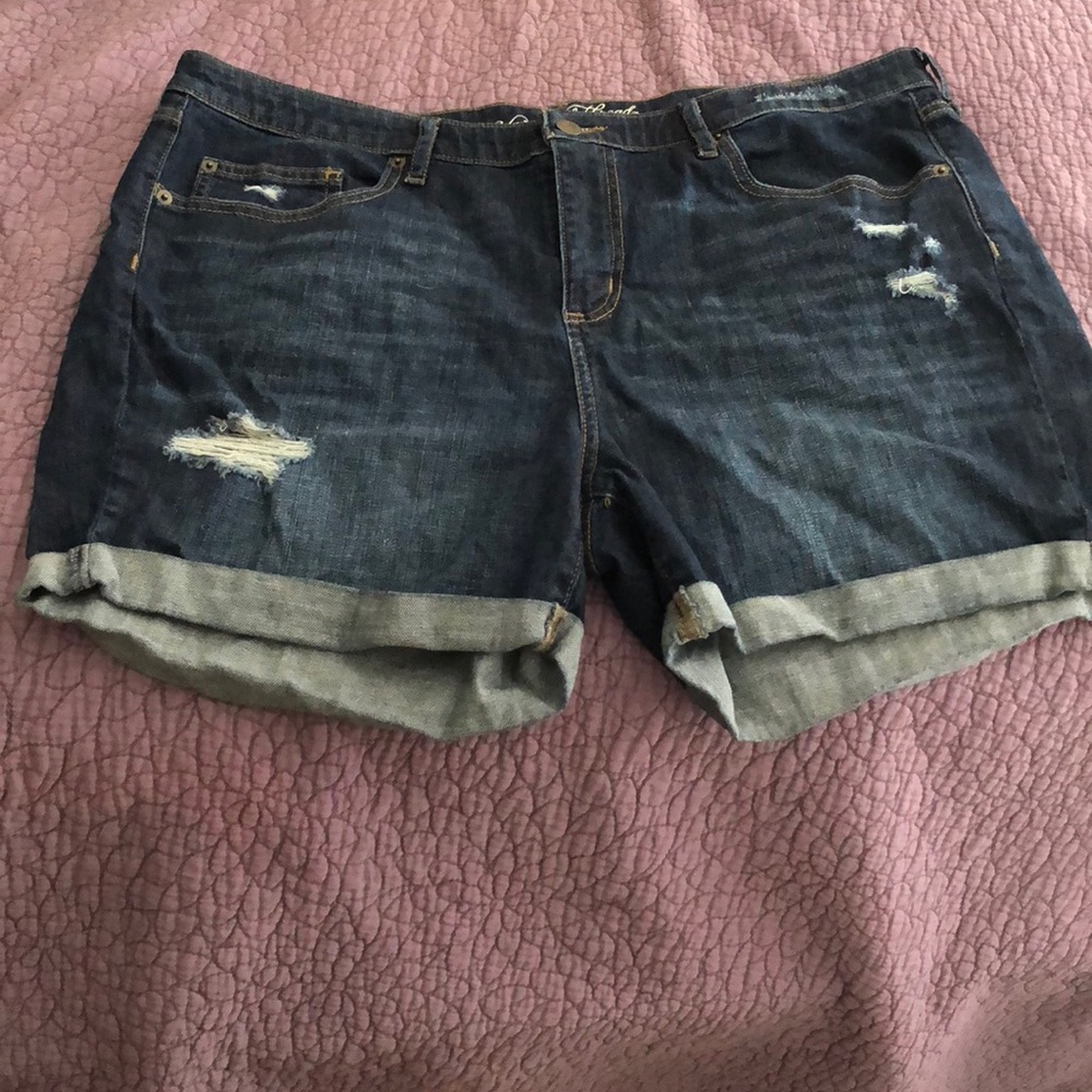 Ripped dark denim shorts, NWOT